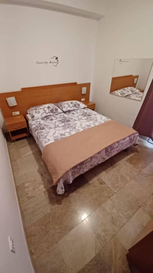 Apartments Senka Orebić Esterno foto